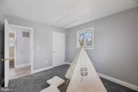 Entry Way - 3028 Marlin Dr, Riva, MD 21140 photo 7 of 9