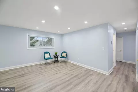 Living - 3028 Marlin Dr, Riva, MD 21140 photo 2 of 7