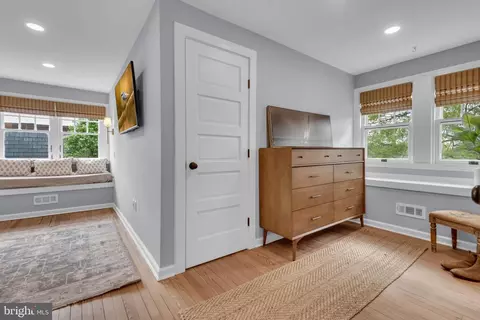 Entry Way - 4 Southgate Ave, Annapolis, MD 21401 photo 14 of 15