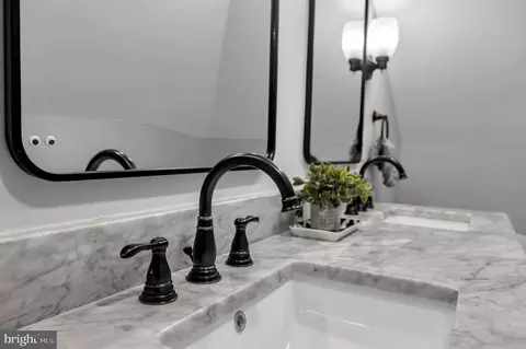 Bath - 4 Southgate Ave, Annapolis, MD 21401 photo 6 of 9