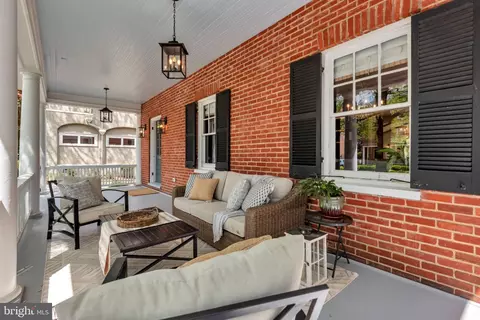 Exterior - 4 Southgate Ave, Annapolis, MD 21401 photo 5 of 17