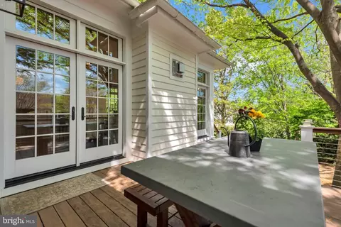 Exterior - 4 Southgate Ave, Annapolis, MD 21401 photo 8 of 17