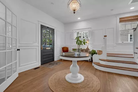 Entry Way - 4 Southgate Ave, Annapolis, MD 21401 photo 2 of 15