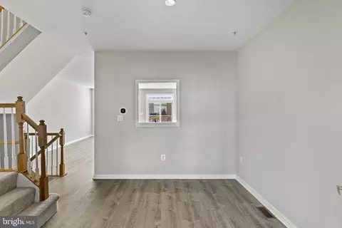 Entry Way - 4025 Apple Jack Ct, Pasadena, MD 21122 photo 3 of 7