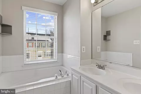 Bath - 4025 Apple Jack Ct, Pasadena, MD 21122 photo 4 of 4