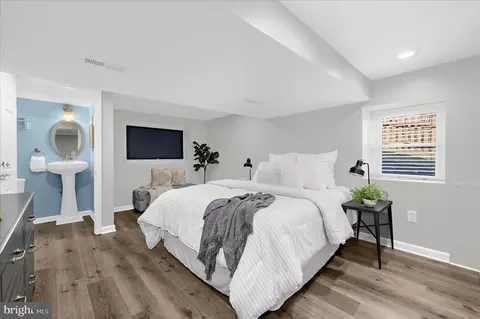 Bedroom - 787 Powhatan Beach Rd, Pasadena, MD 21122 photo 9 of 11