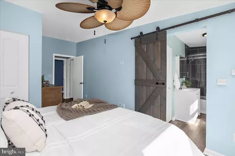 Bedroom - 787 Powhatan Beach Rd, Pasadena, MD 21122 photo 7 of 11