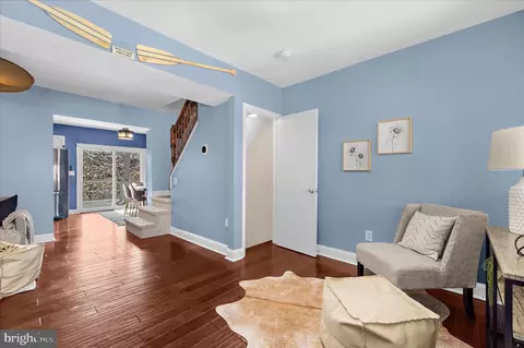Entry Way - 787 Powhatan Beach Rd, Pasadena, MD 21122 photo 2 of 4