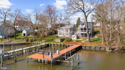 787 Powhatan Beach Rd, Pasadena, MD 21122