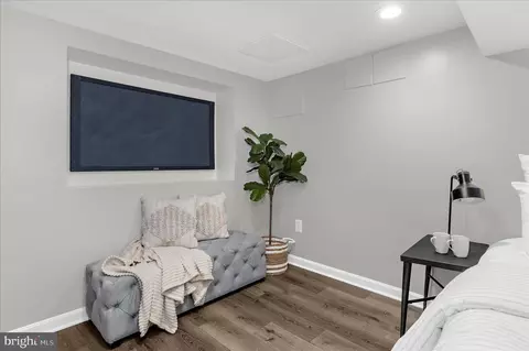 Bedroom - 787 Powhatan Beach Rd, Pasadena, MD 21122 photo 10 of 11