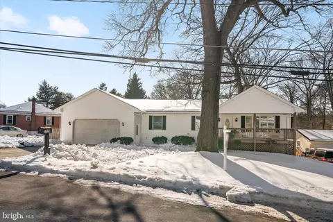 1123 Oak View Dr, Crownsville, MD 21032