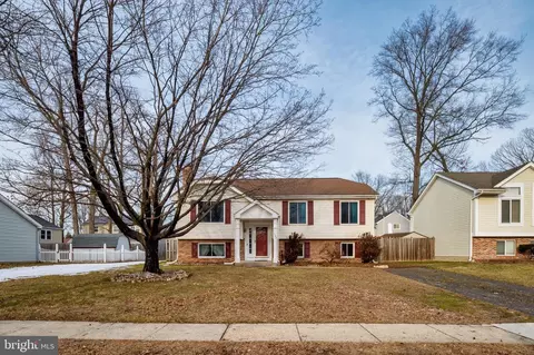 1422 Fairbanks Dr, Hanover, MD 21076