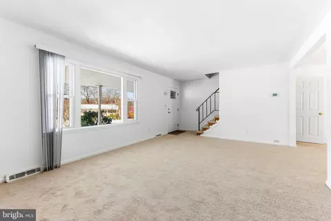 Living - 623 Chapelgate Dr, Odenton, MD 21113 photo 1 of 5
