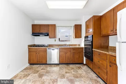 Kitchen - 623 Chapelgate Dr, Odenton, MD 21113 photo 1 of 3