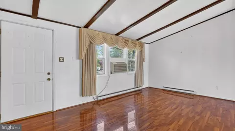 Living - 4 Boxwood Rd, Annapolis, MD 21403 photo 1 of 2
