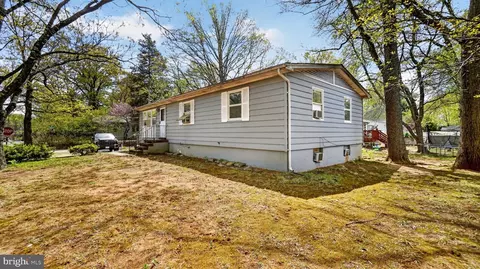 4 Boxwood Rd, Annapolis, MD 21403