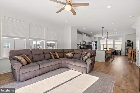 Entry Way - 1605 Aster Ln, Hanover, MD 21076 photo 5 of 12