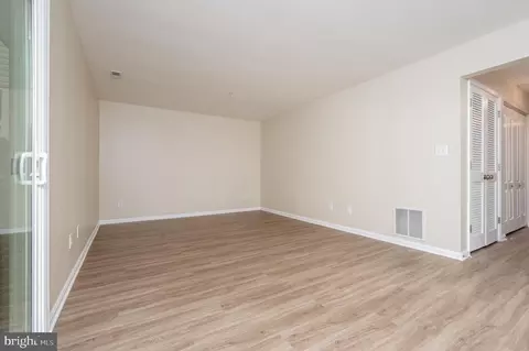Living - 700 Pine Valley Ct, Arnold, MD 21012 photo 9 of 9