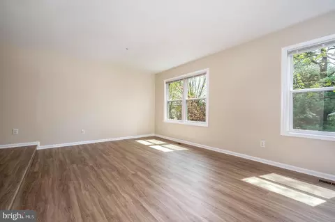Living - 700 Pine Valley Ct, Arnold, MD 21012 photo 6 of 9