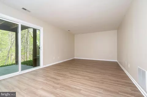 Living - 700 Pine Valley Ct, Arnold, MD 21012 photo 7 of 9