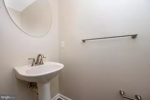 Entry Way - 700 Pine Valley Ct, Arnold, MD 21012 photo 4 of 6