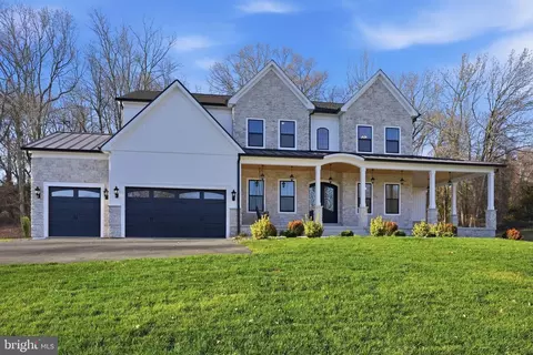 3906 Jiggsy Ct, Edgewater, MD 21037 photo 2