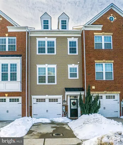 8272 White Star Xing, Pasadena, MD 21122