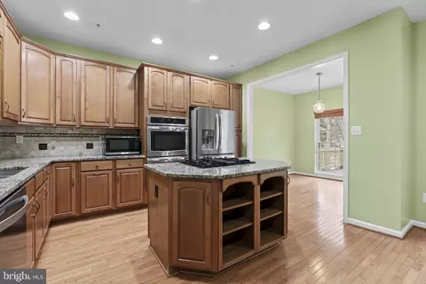 Kitchen - 2403 Killarney Ter, Odenton, MD 21113 photo 4 of 5