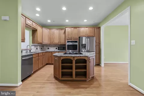 Kitchen - 2403 Killarney Ter, Odenton, MD 21113 photo 2 of 5