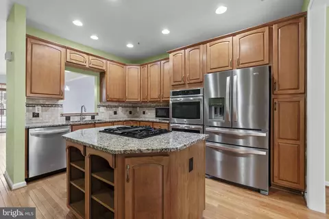 Kitchen - 2403 Killarney Ter, Odenton, MD 21113 photo 3 of 5