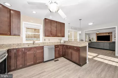 Kitchen - 241 Armstrong Ln, Pasadena, MD 21122 photo 4 of 6