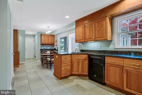 1230 Balfour Dr, Arnold, MD 21012 photo 7