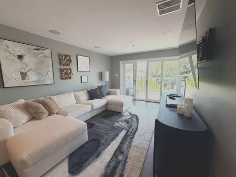 Living - 219 West St, Annapolis, MD 21401 photo 1 of 2