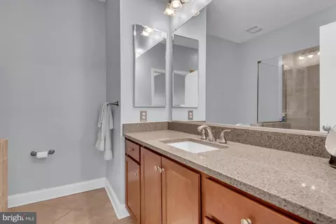 Bath - 219 West St, Annapolis, MD 21401 photo 3 of 3