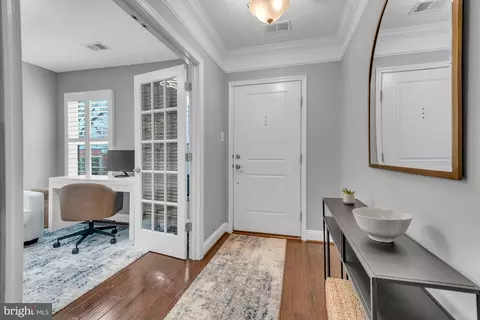 Entry Way - 219 West St, Annapolis, MD 21401 photo 8 of 14