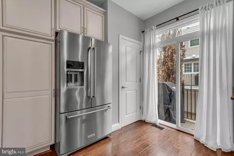 Entry Way - 219 West St, Annapolis, MD 21401 photo 11 of 14