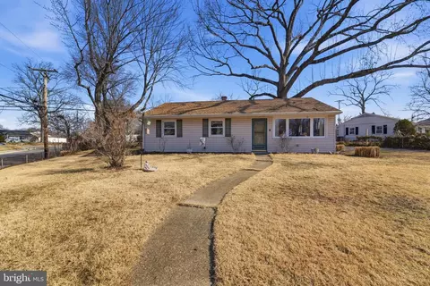762 224th St, Pasadena, MD 21122 photo 2