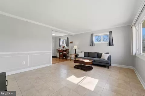 762 224th St, Pasadena, MD 21122 photo 4