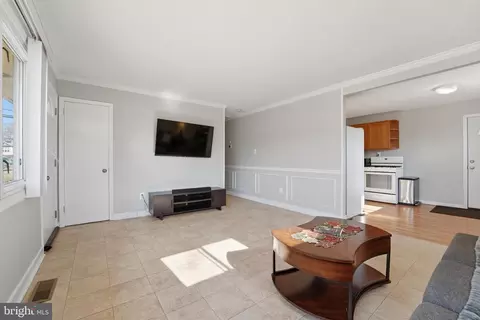 762 224th St, Pasadena, MD 21122 photo 5