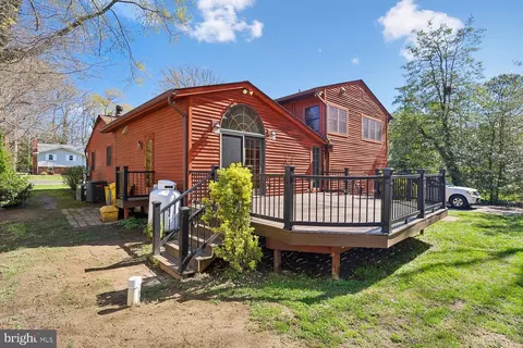 Exterior - 326 Cedar Ln, Annapolis, MD 21403 photo 2 of 18
