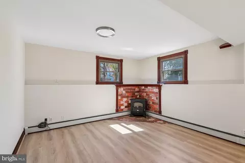 Living - 326 Cedar Ln, Annapolis, MD 21403 photo 2 of 8