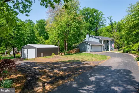136 Collington Ct, Arnold, MD 21012