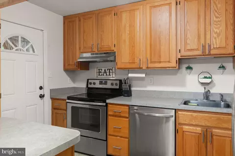 Kitchen - 1186 Annis Squam Harbour, Pasadena, MD 21122 photo 2 of 3