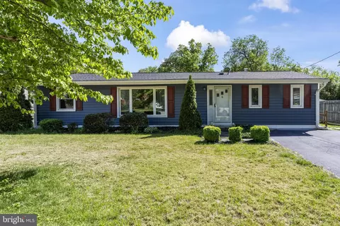 8005 Woodholme Cir, Pasadena, MD 21122