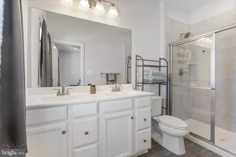 Bath - 110 Bethlehem Pl, Brooklyn, MD 21225 photo 1 of 2