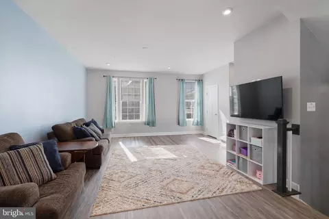 Entry Way - 110 Bethlehem Pl, Brooklyn, MD 21225 photo 6 of 14