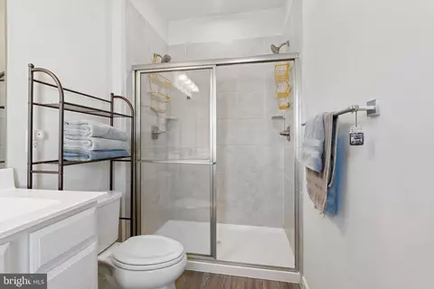 Bath - 110 Bethlehem Pl, Brooklyn, MD 21225 photo 2 of 2