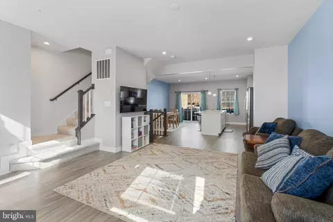 Entry Way - 110 Bethlehem Pl, Brooklyn, MD 21225 photo 5 of 14
