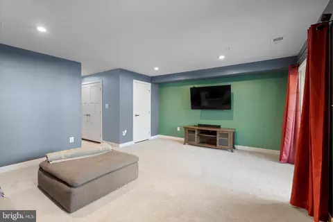 Entry Way - 110 Bethlehem Pl, Brooklyn, MD 21225 photo 3 of 14