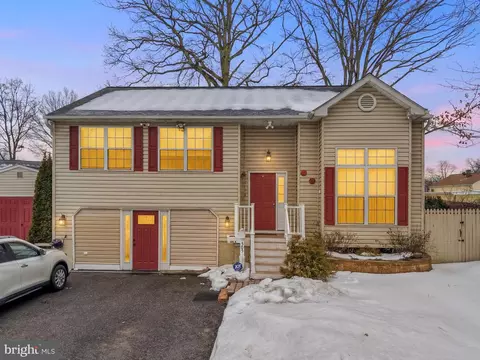 505 Aquahart Rd, Glen Burnie, MD 21061